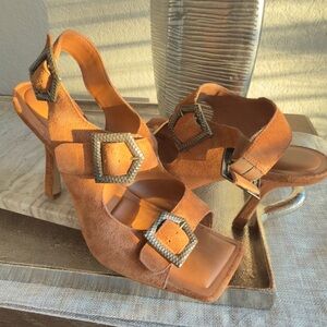 Gianni Bini Tan Suede Heels